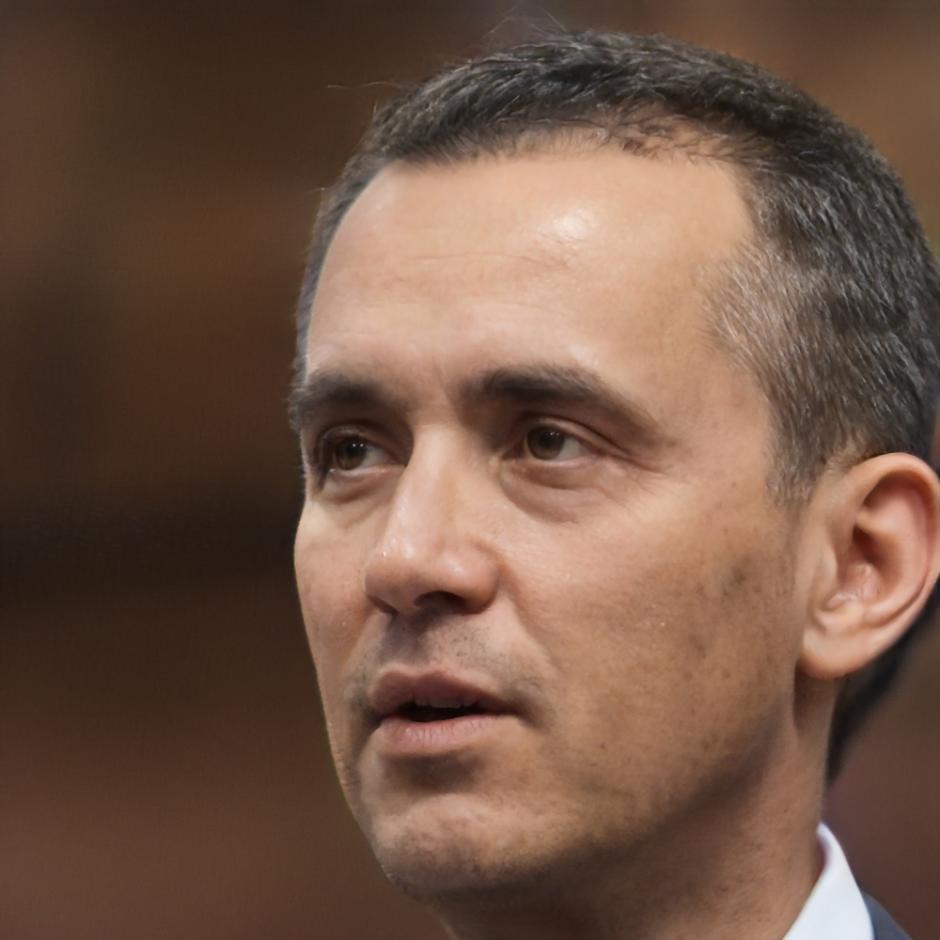 Portrait de Loïc Dubernard